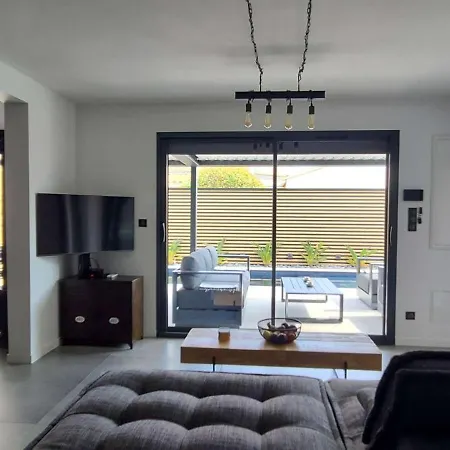 Villa Balagan - El Pueblo 7 - Luxe -By Agn - 6 Personnes 阿格德