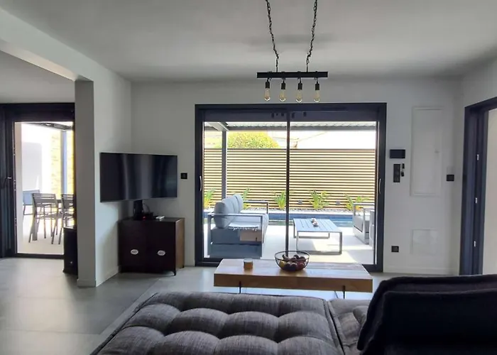 Villa Balagan - El Pueblo 7 - Luxe -By Agn - 6 Personnes 阿格德